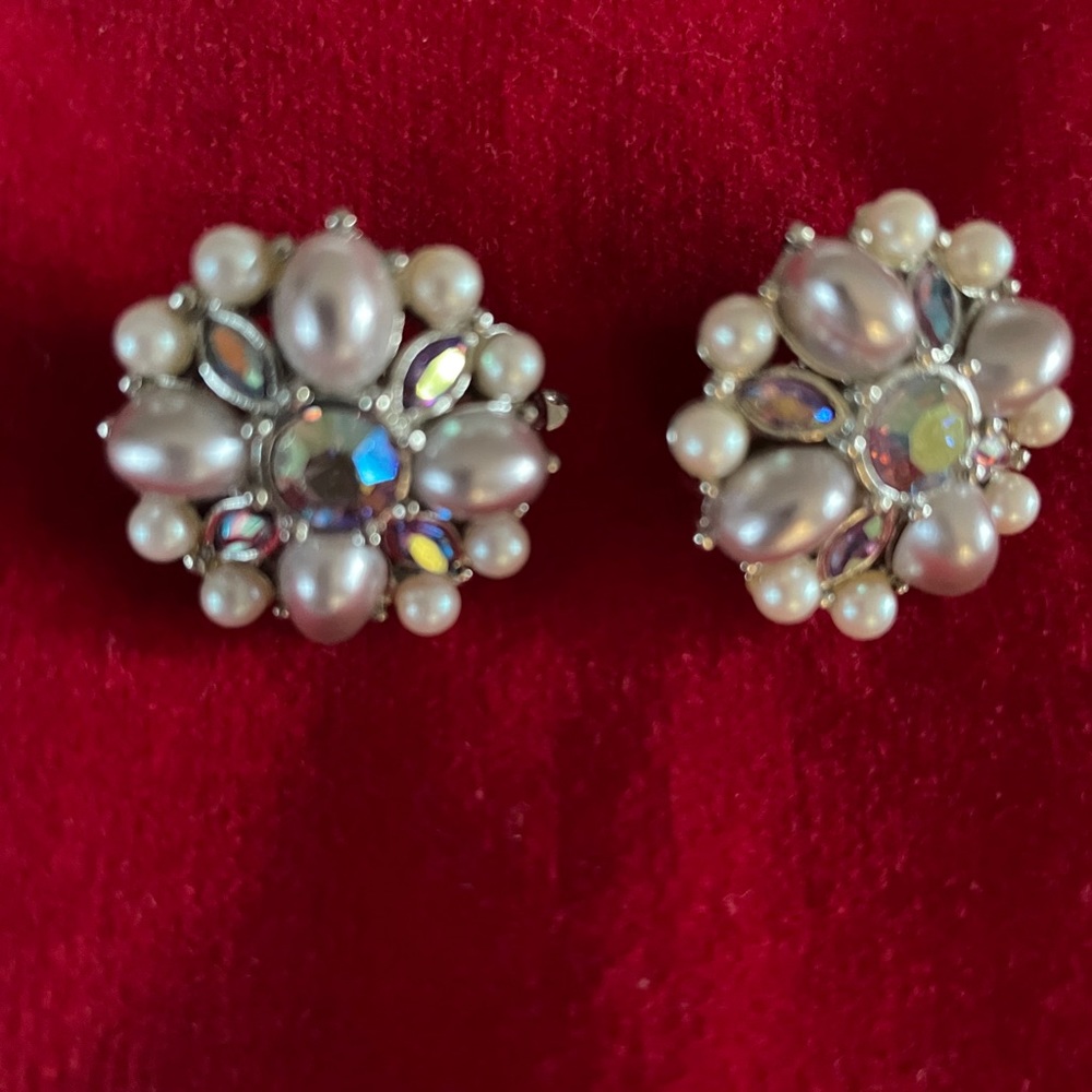 Pearl & Alabaster Clip On Earrings